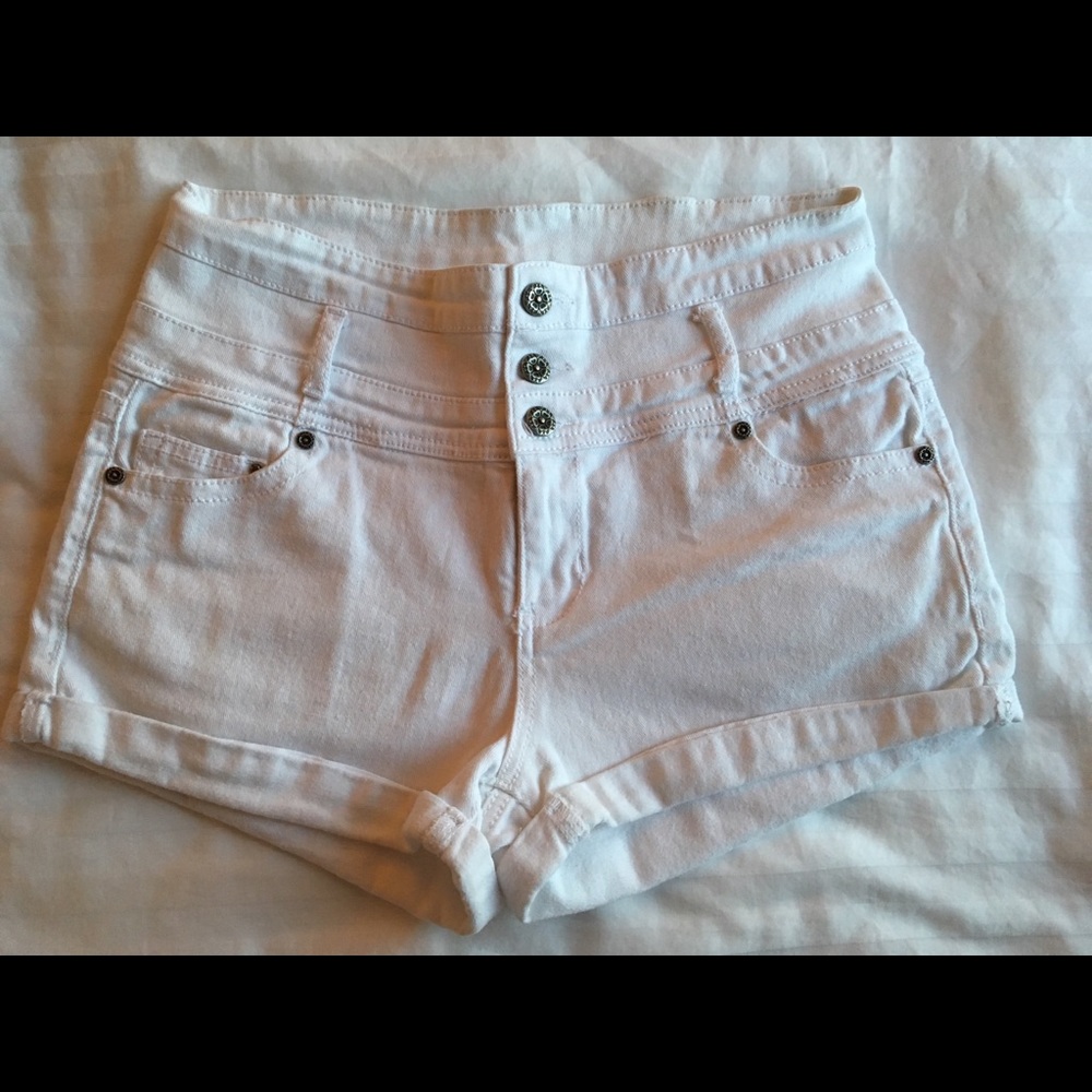 1st Kiss High Waist Button Shorts - 13